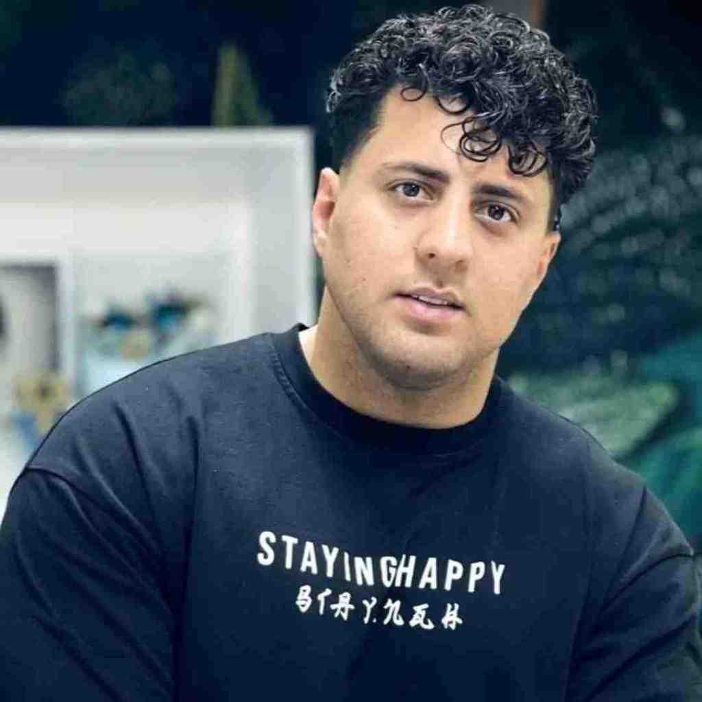 دانلود آهنگ دلیل نفس کشیدنام برات میمیرم دانلود آهنگ دلیل نفس کشیدنام برات میمیرم